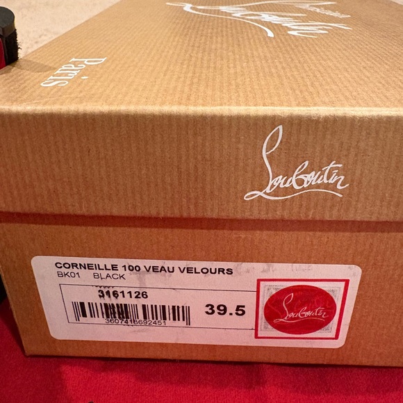 Christian Louboutin Elegant Black Heels - Picture 3 of 3